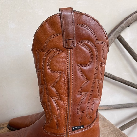 CAPEZIO Cute 80’s Brown Leather Cowboy Boots Embroidered Stitching. 8 1/2 USA!!! - Picture 9 of 14